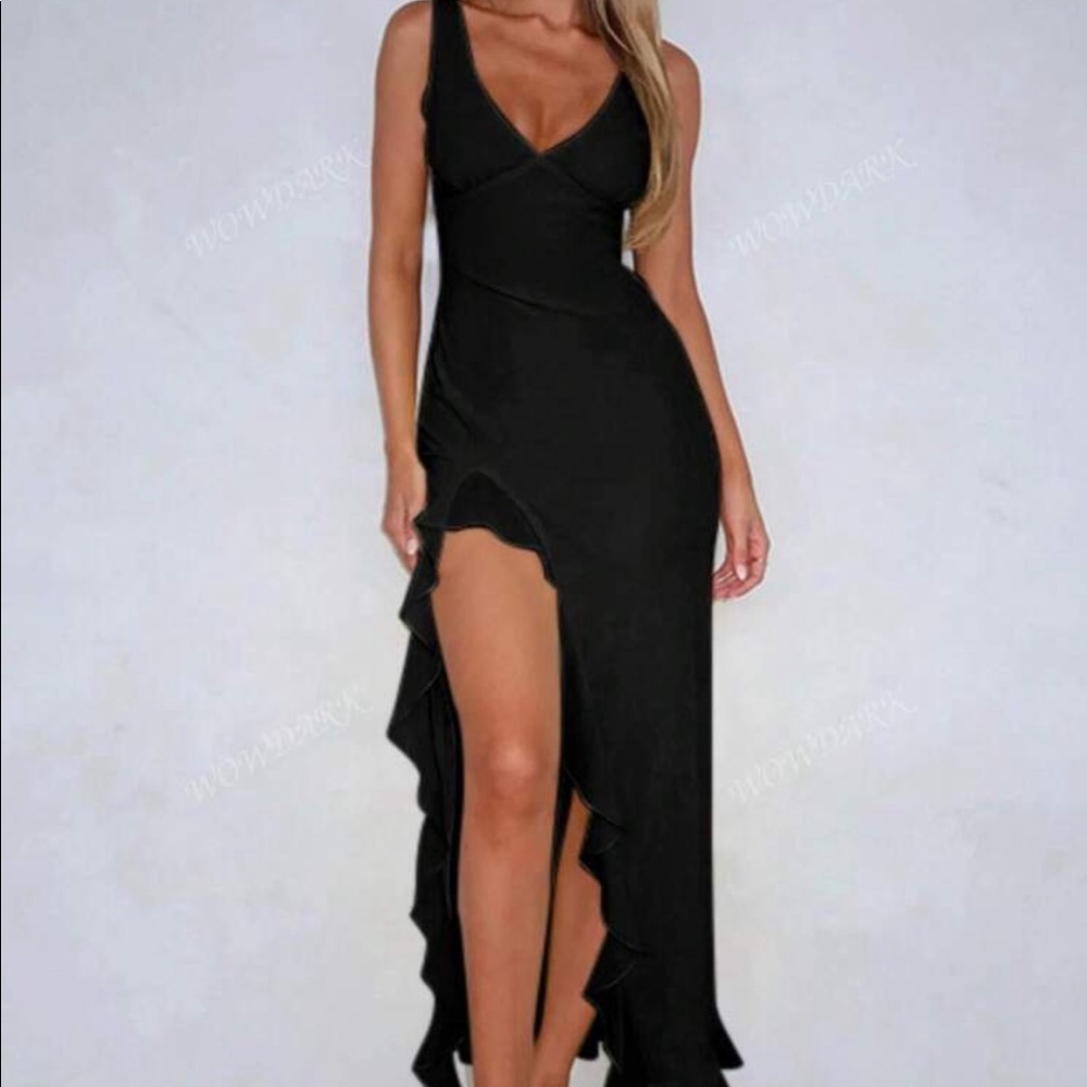 Women's Solid Color V-Neck Ruffle Trim Dress